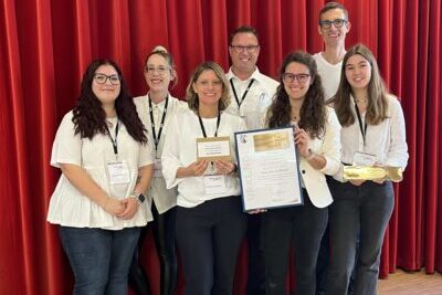 „Handwerk hat goldenen Boden“: Optik Jäkel als innovationsreicher Betrieb im Landkreis Kelheim ausgezeichnet!