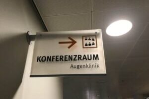 Vortragstätigkeit in Augenkliniken von Simon Jäkel