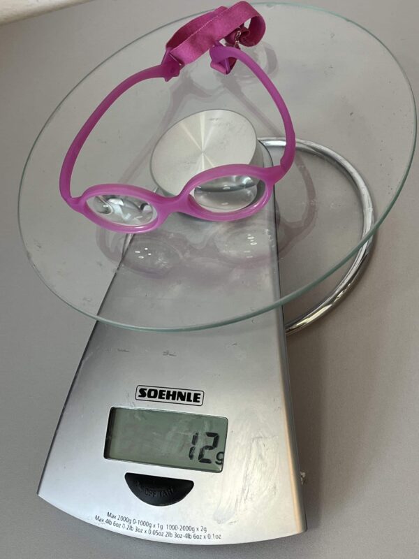 Baby AphakieBrille mit 12 Gramm Gewicht Aphakiegläser einer Baby-Brille mit nur 12 Gramm Gewicht